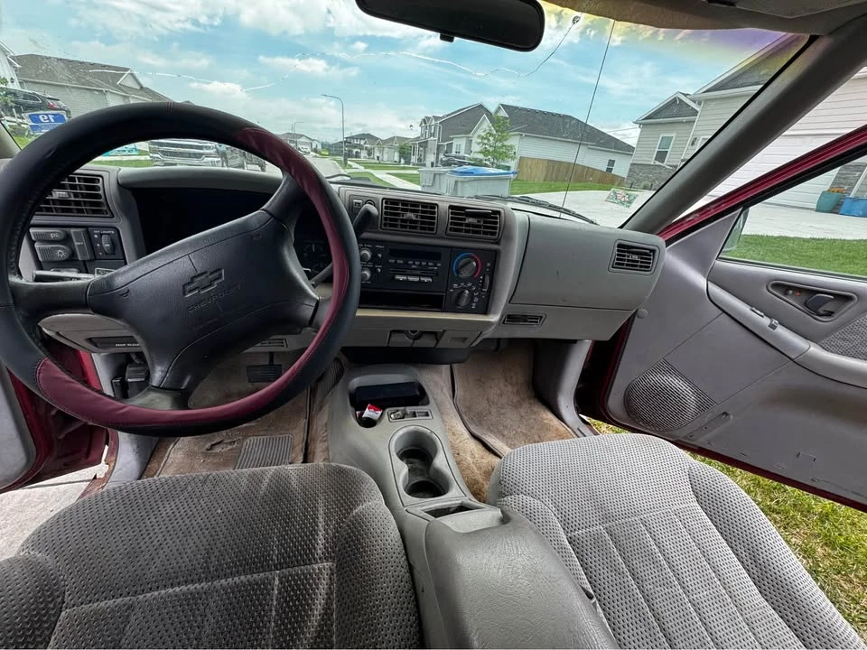 1995 Chevrolet S-10 Blazer 2nd Gen - Image 7 of 10