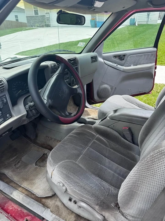 1995 Chevrolet S-10 Blazer 2nd Gen - Image 5 of 10