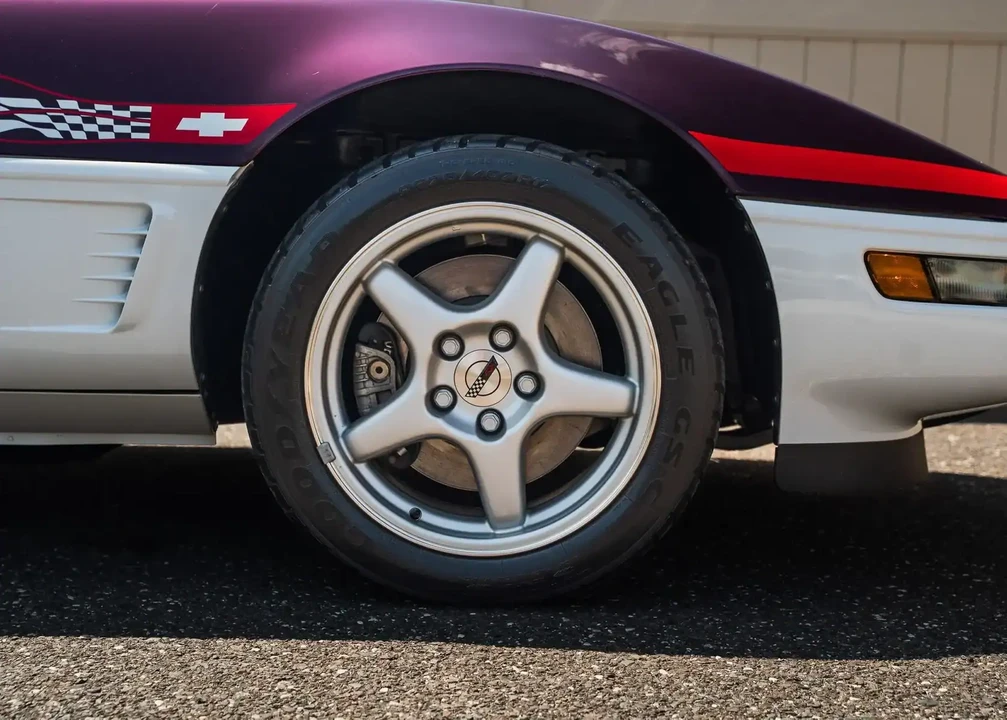 1995 Chevrolet Corvette C4 - Image 24 of 31