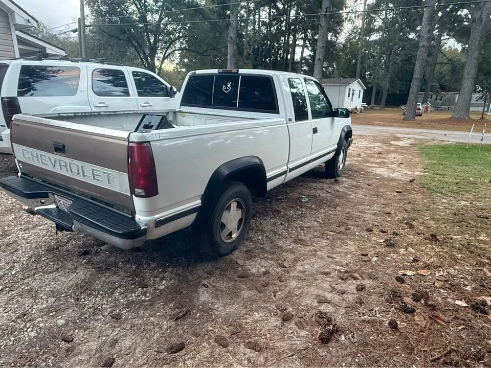 1995 Chevrolet Silverado - Image 2 of 10