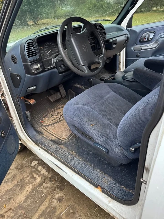 1995 Chevrolet Silverado - Image 6 of 10
