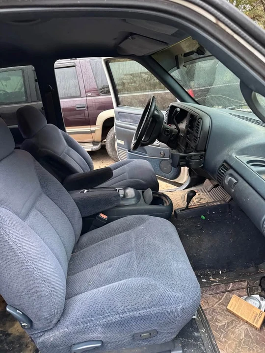 1995 Chevrolet Silverado - Image 9 of 10