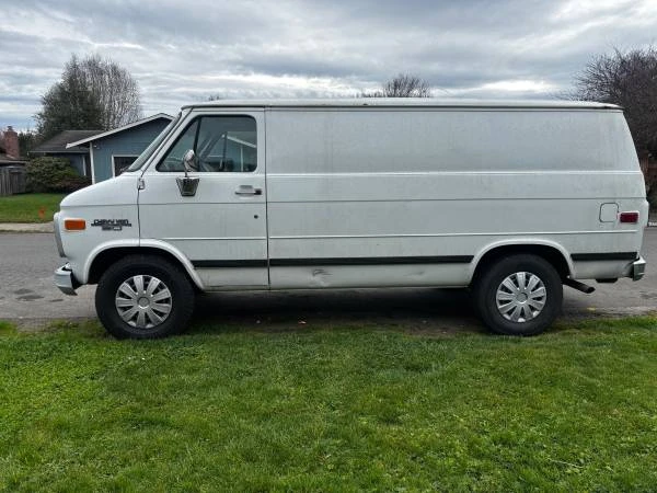 1995 Chevrolet G-Series Van - Image 2 of 3