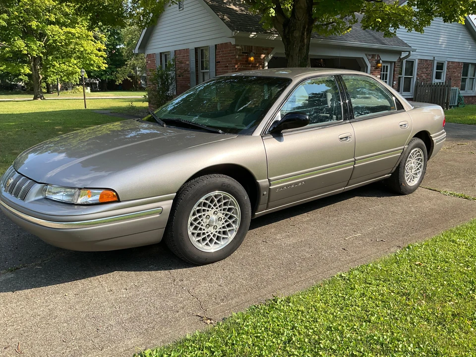 1995 Chrysler Concorde - Image 10 of 31