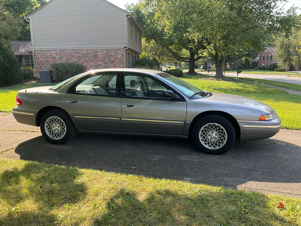 1995 Chrysler Concorde - Image 18 of 31