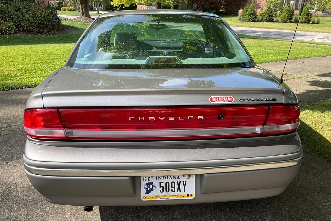 1995 Chrysler Concorde - Image 5 of 31