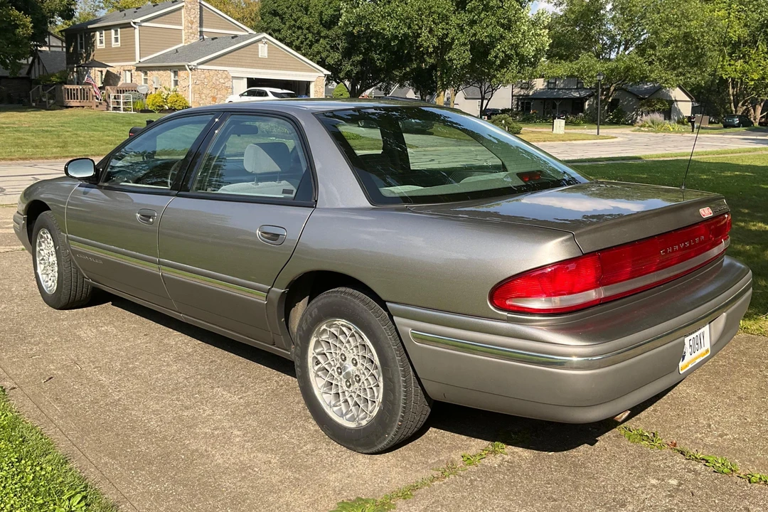 1995 Chrysler Concorde - Image 4 of 31