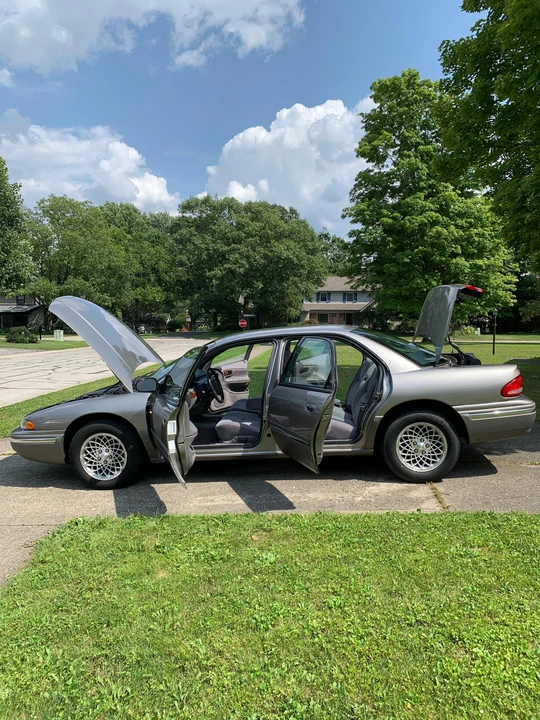 1995 Chrysler Concorde - Image 22 of 31