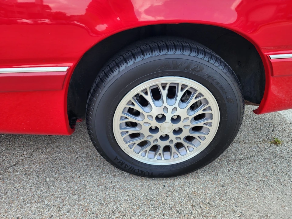 1995 Chrysler LeBaron - Image 18 of 21
