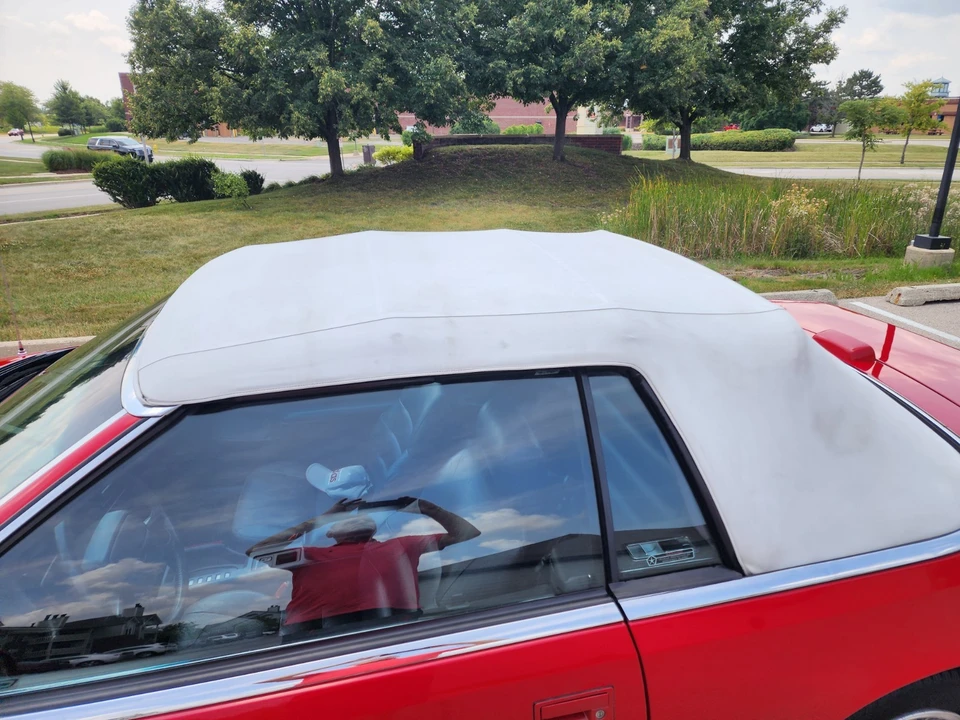 1995 Chrysler LeBaron - Image 17 of 21