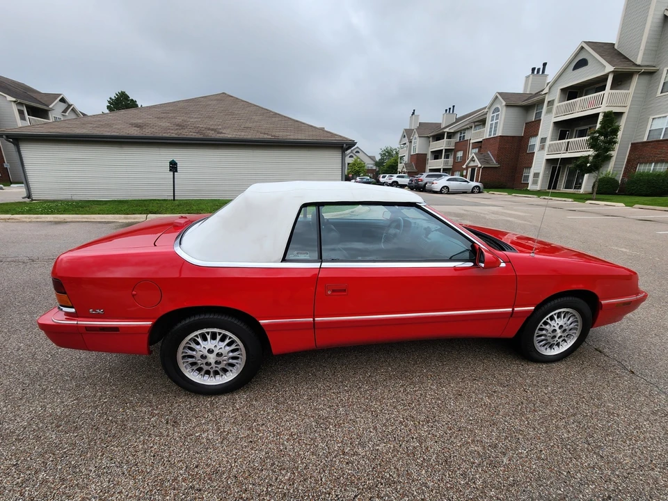 1995 Chrysler LeBaron - Image 8 of 21