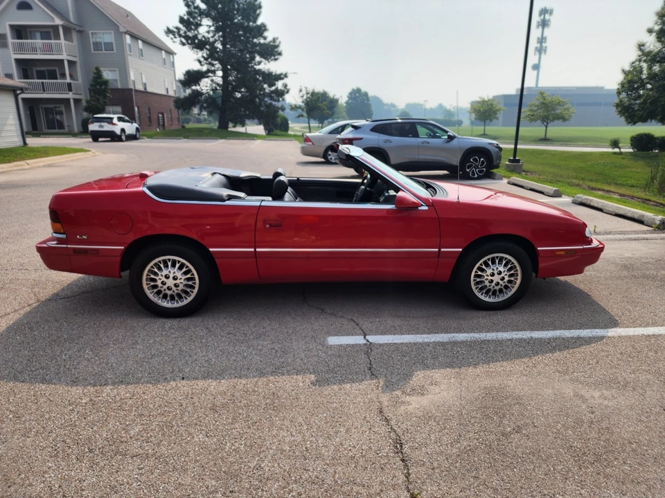 1995 Chrysler LeBaron - Image 12 of 21