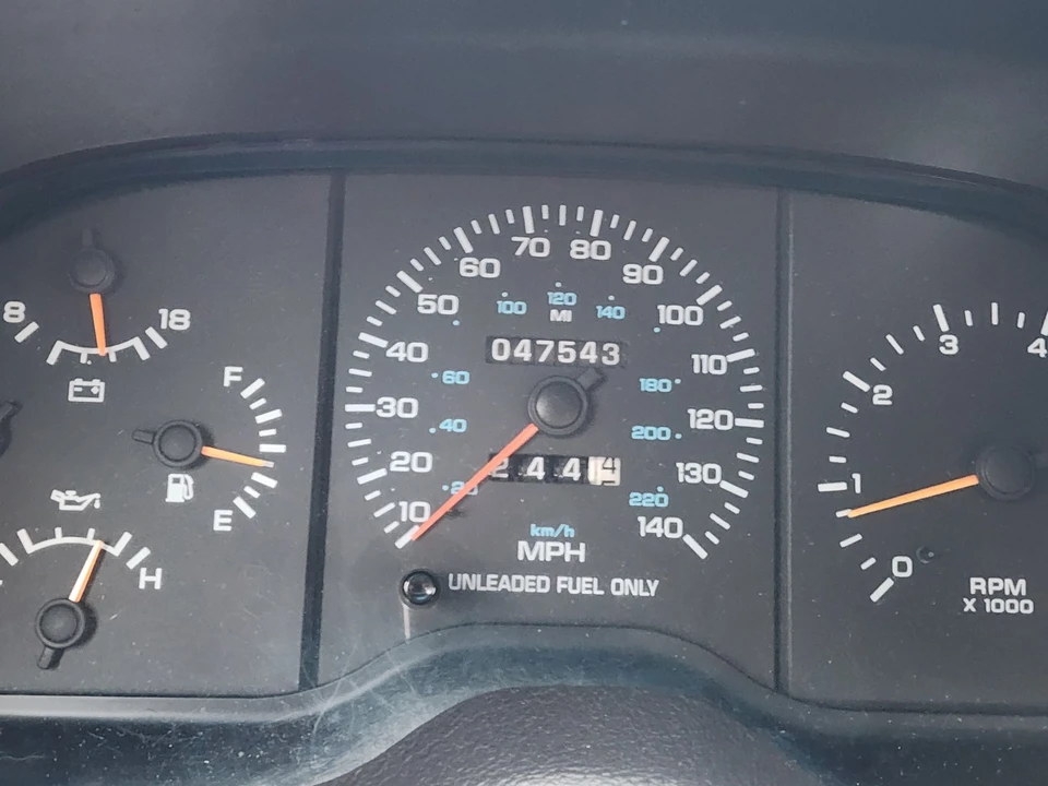 1995 Chrysler LeBaron - Image 2 of 21
