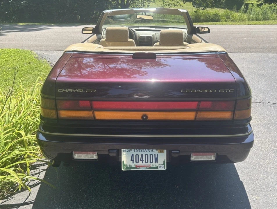 1995 Chrysler LeBaron - Image 10 of 12