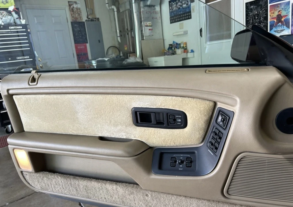 1995 Chrysler LeBaron - Image 6 of 12