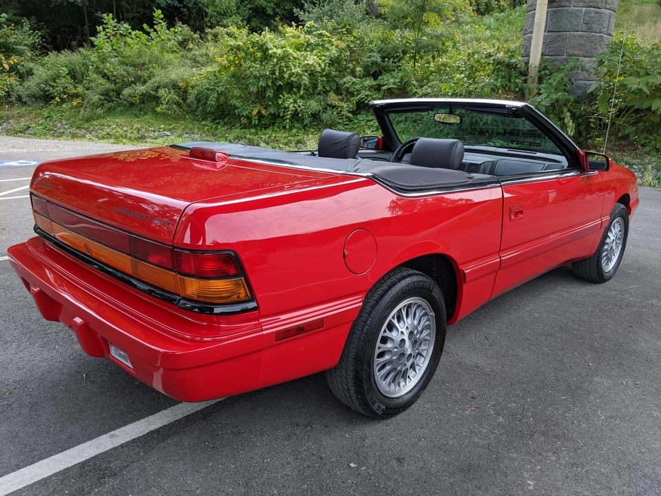 1995 Chrysler LeBaron - Image 27 of 31
