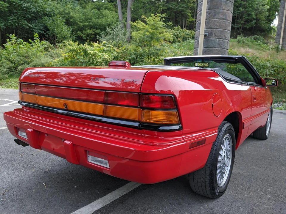 1995 Chrysler LeBaron - Image 25 of 31