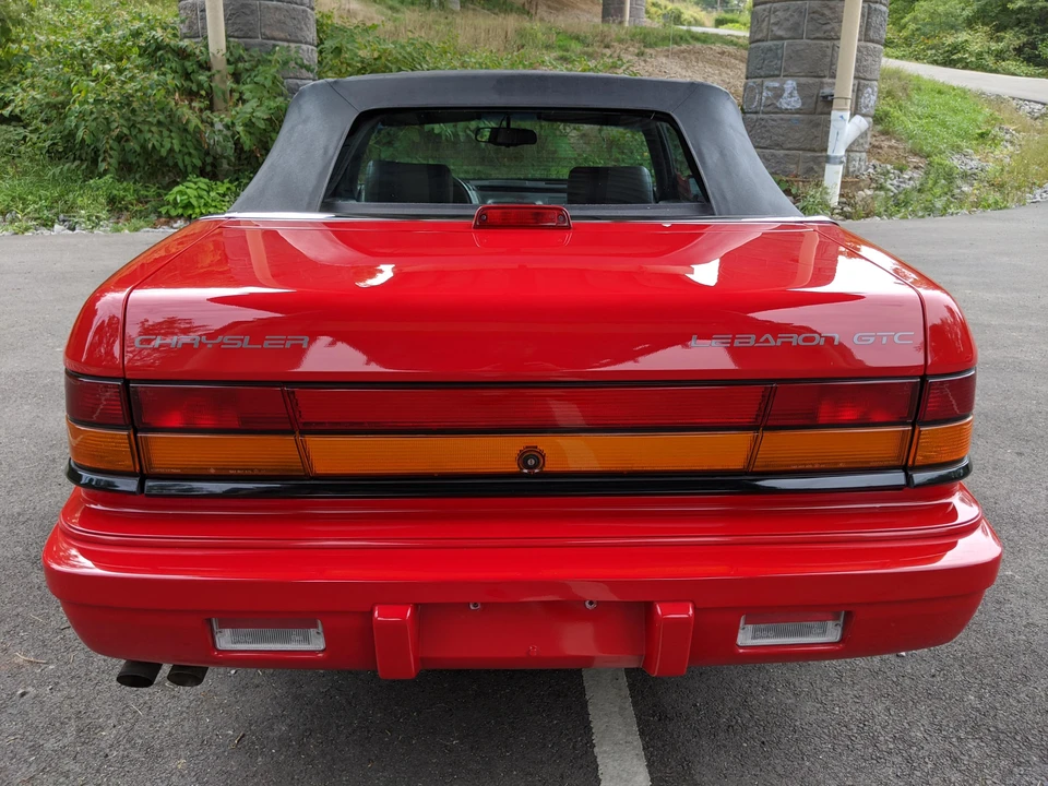1995 Chrysler LeBaron - Image 22 of 31