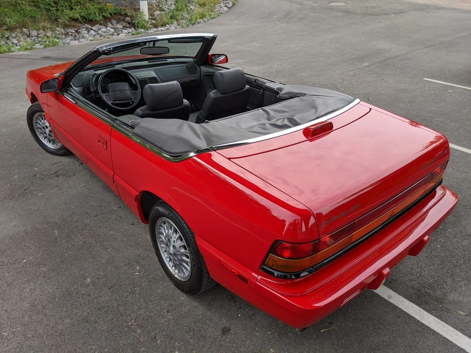 1995 Chrysler LeBaron - Image 19 of 31