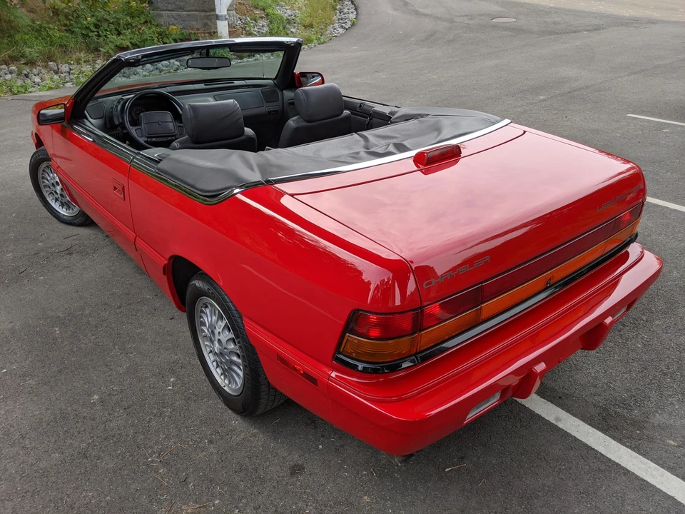 1995 Chrysler LeBaron - Image 16 of 31