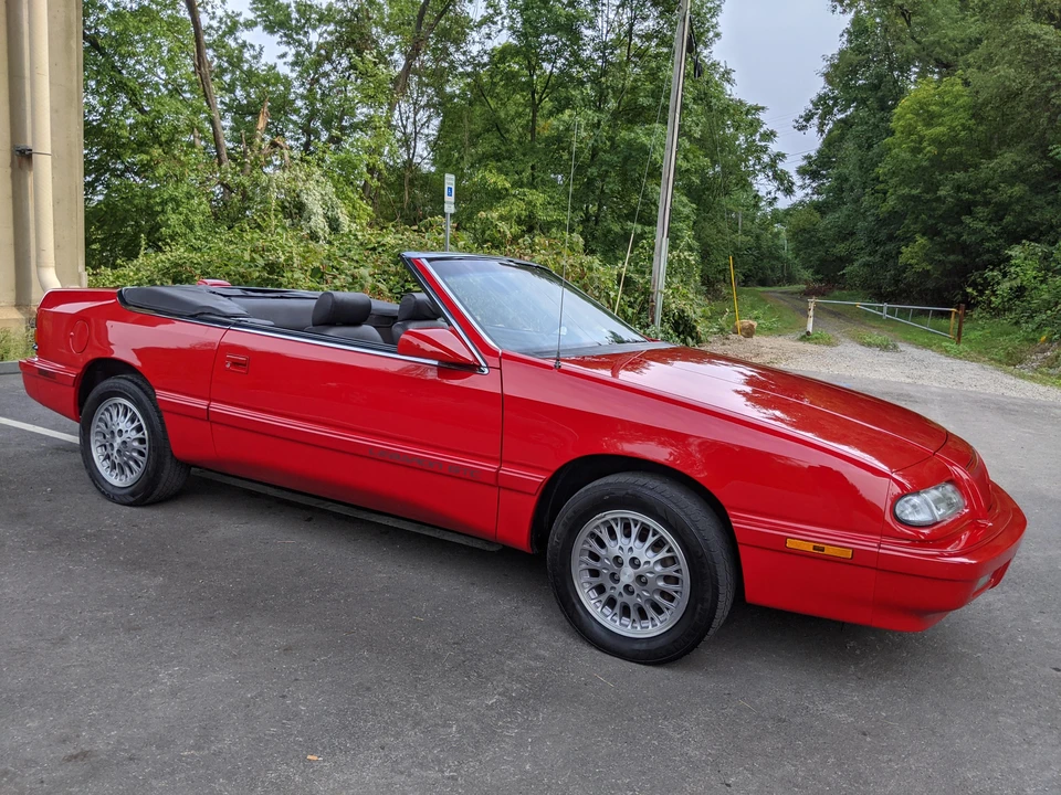 1995 Chrysler LeBaron - Image 30 of 31