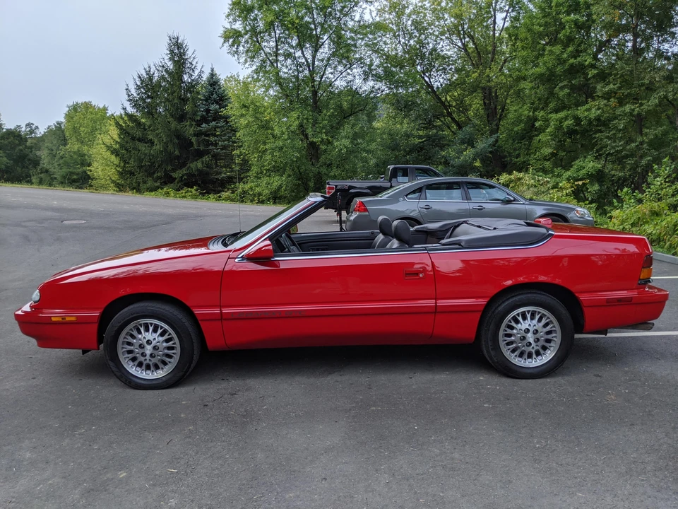 1995 Chrysler LeBaron - Image 12 of 31