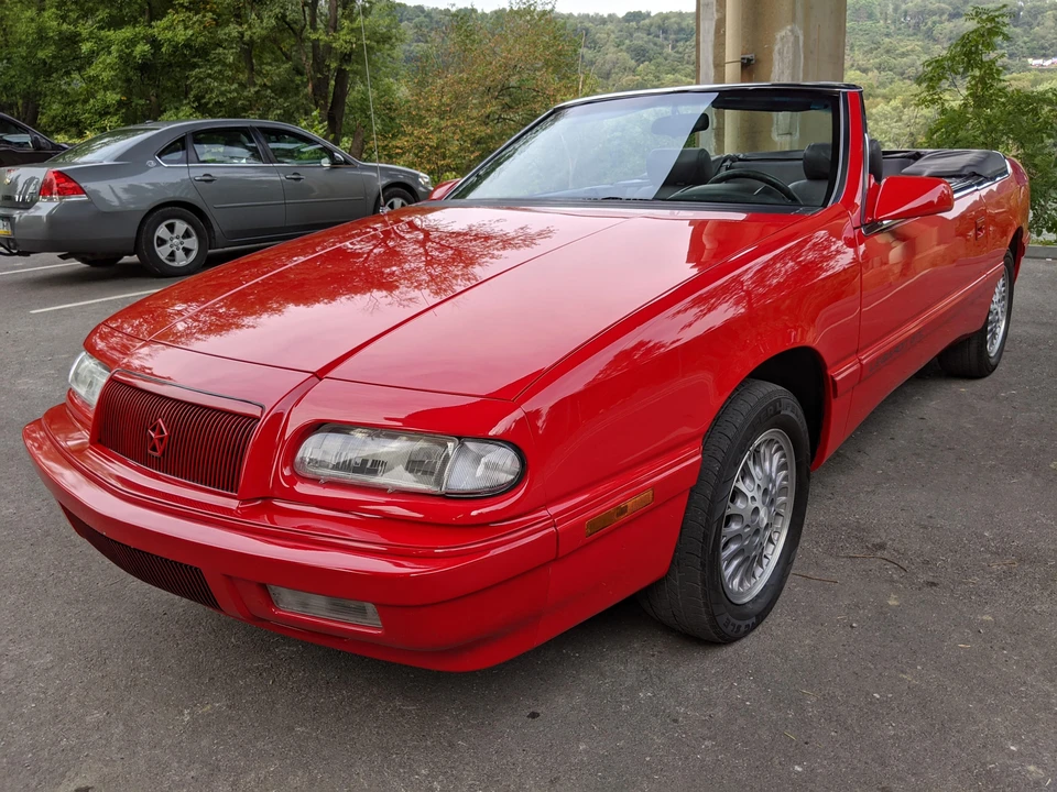 1995 Chrysler LeBaron - Image 8 of 31