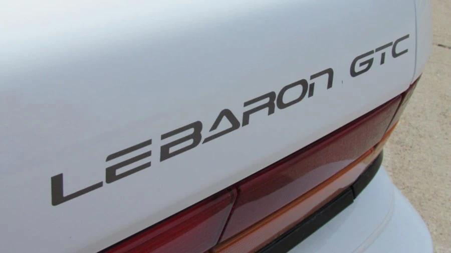 1995 Chrysler LeBaron - Image 9 of 10