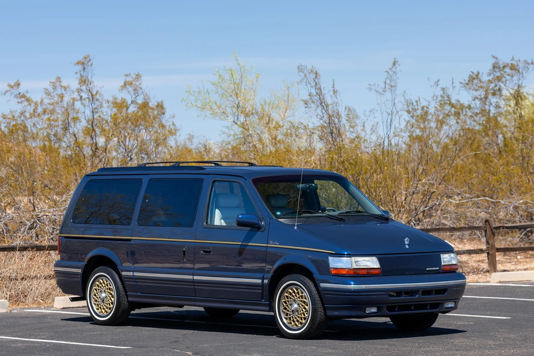 1995 Chrysler Town & Country - Image 29 of 31