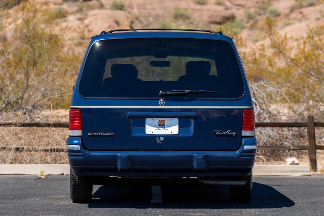 1995 Chrysler Town & Country - Image 19 of 31