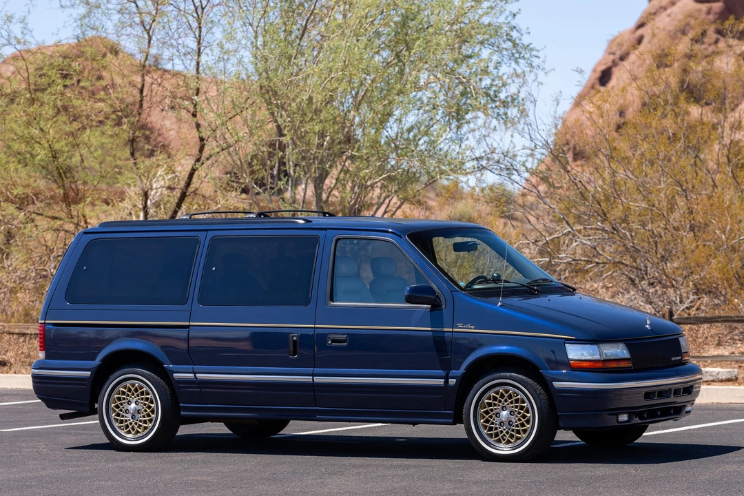 1995 Chrysler Town & Country - Image 27 of 31