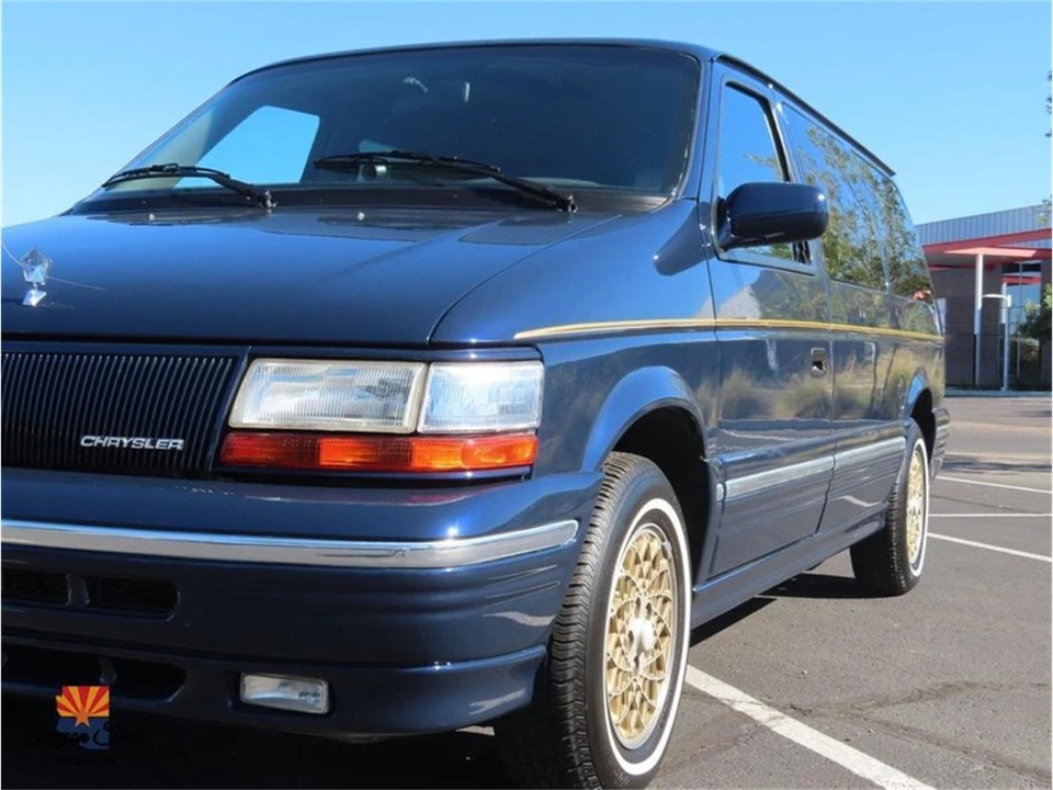 1995 Chrysler Town & Country - Image 26 of 31