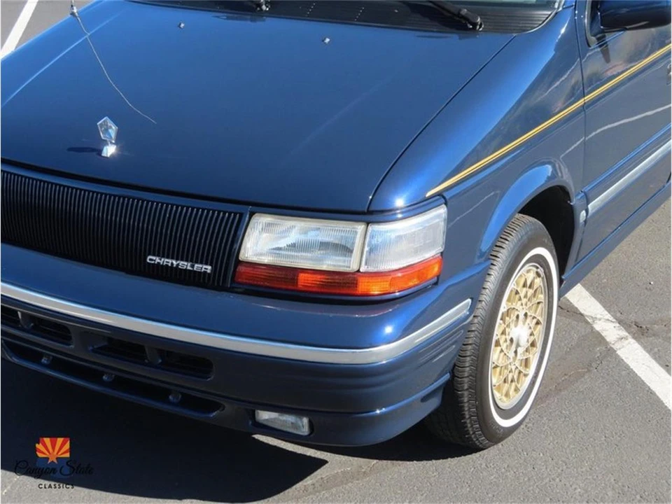 1995 Chrysler Town & Country - Image 14 of 31