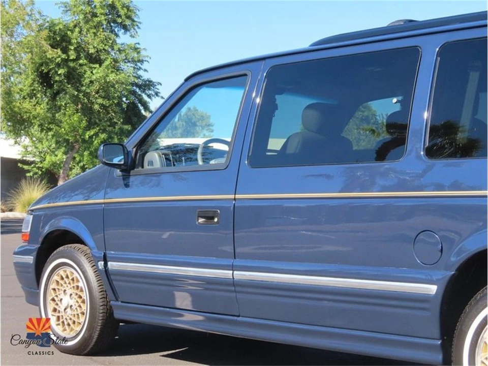 1995 Chrysler Town & Country - Image 24 of 31