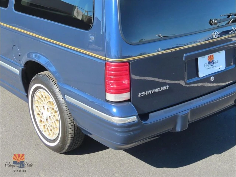 1995 Chrysler Town & Country - Image 16 of 31