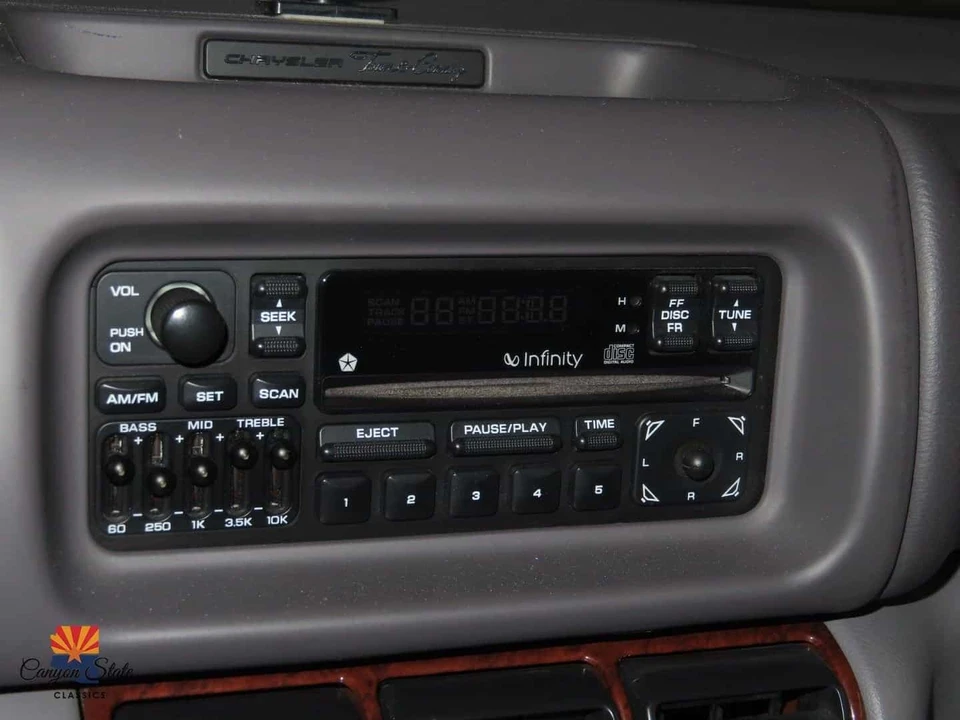 1995 Chrysler Town & Country - Image 28 of 30