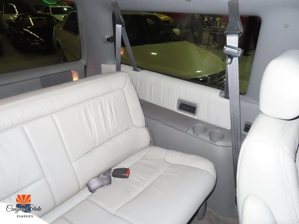 1995 Chrysler Town & Country - Image 21 of 30