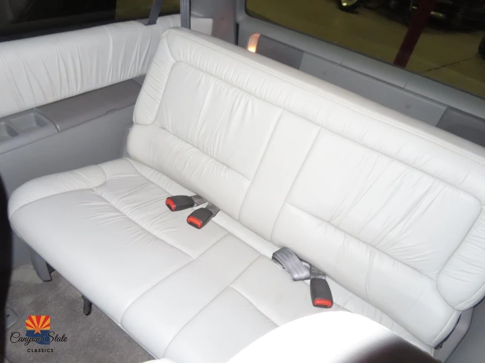 1995 Chrysler Town & Country - Image 20 of 30
