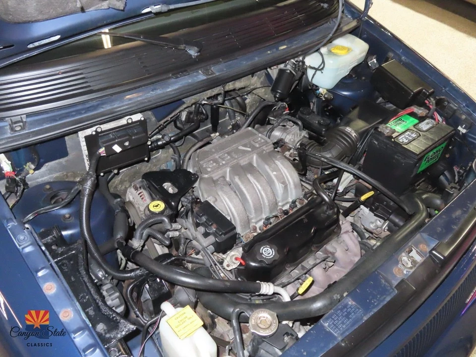 1995 Chrysler Town & Country - Image 15 of 30