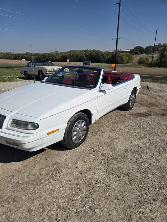 1995 Chrysler LeBaron - Image 2 of 20