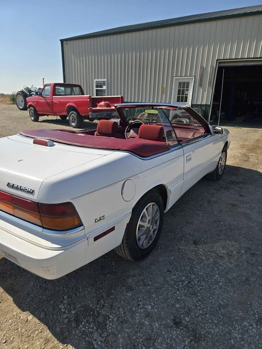 1995 Chrysler LeBaron - Image 7 of 20