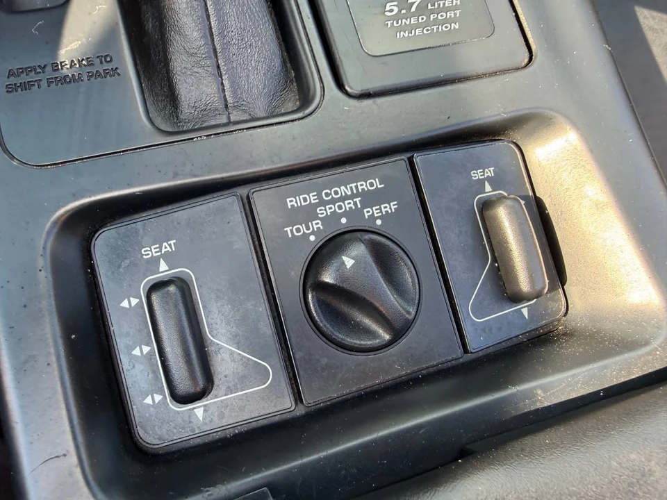 1995 Chevrolet Corvette C4 - Image 10 of 24