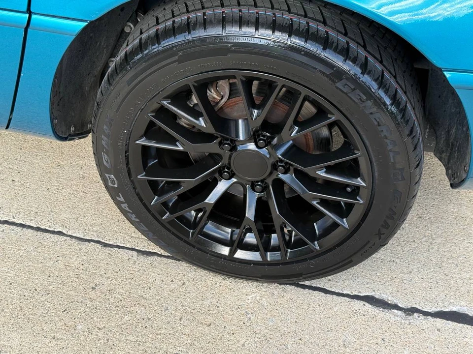 1995 Chevrolet Corvette C4 - Image 14 of 24