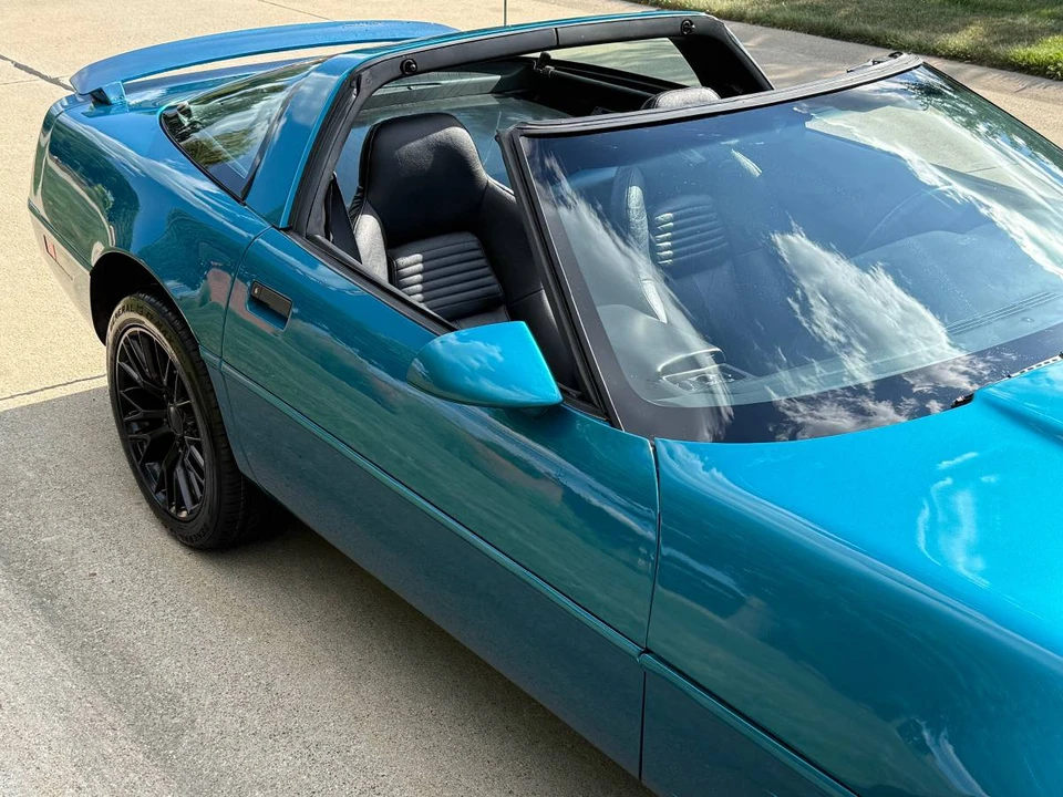 1995 Chevrolet Corvette C4 - Image 2 of 24