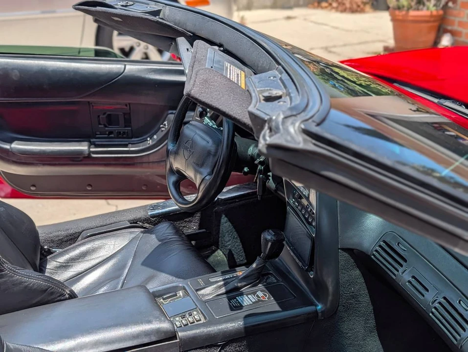 1995 Chevrolet Corvette C4 - Image 16 of 18