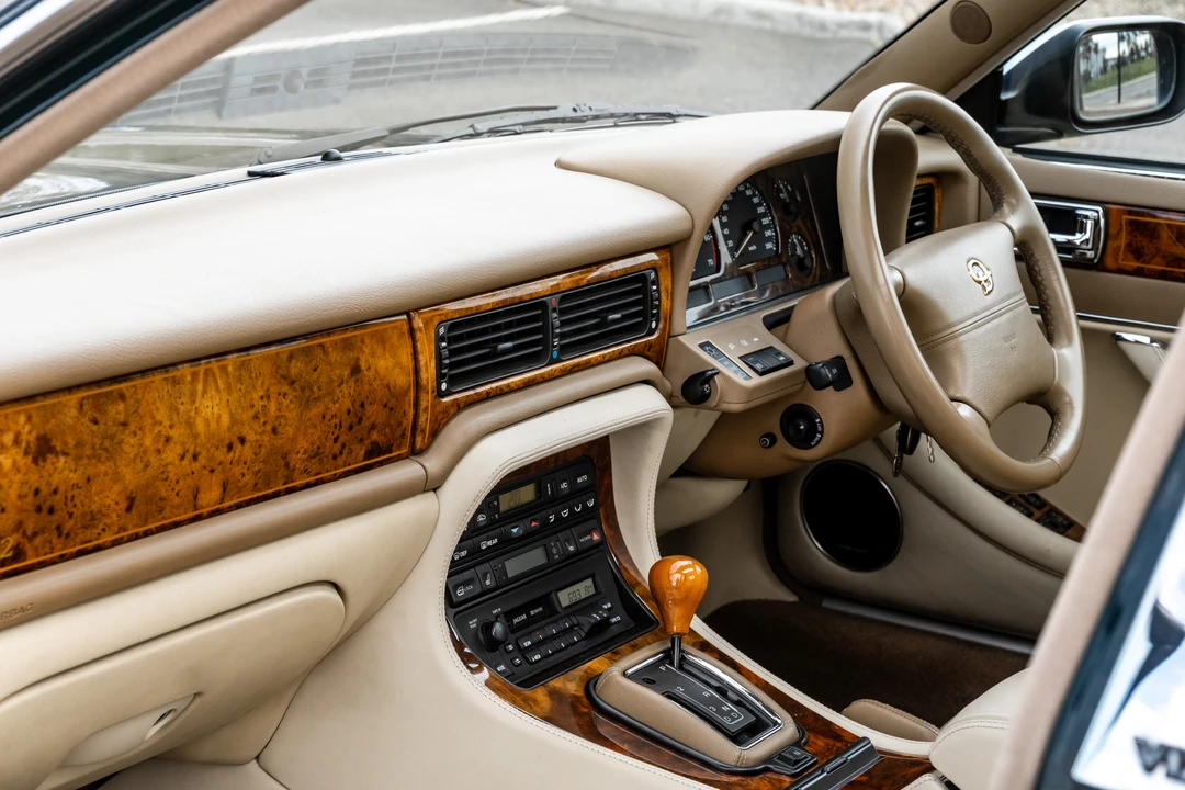 1995 Daimler - Image 24 of 31