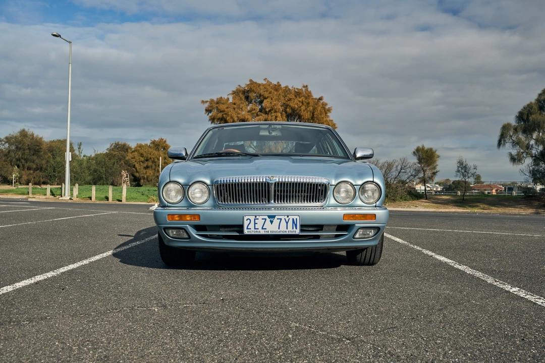 1995 Daimler - Image 2 of 31