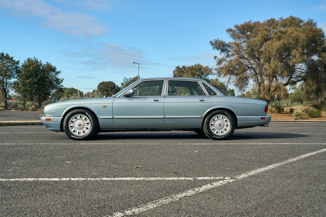 1995 Daimler - Image 8 of 31