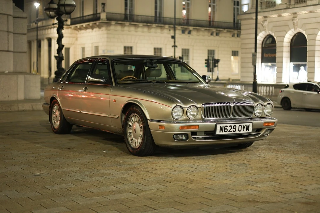 1995 Daimler - Image 6 of 30