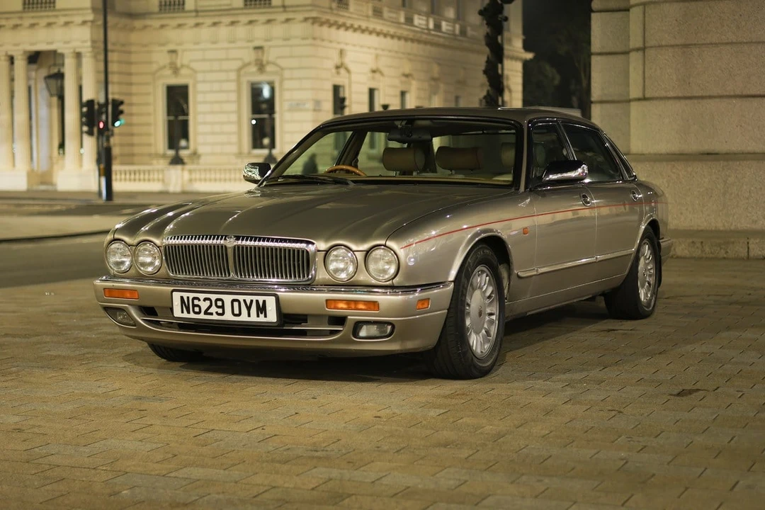 1995 Daimler - Image 3 of 30